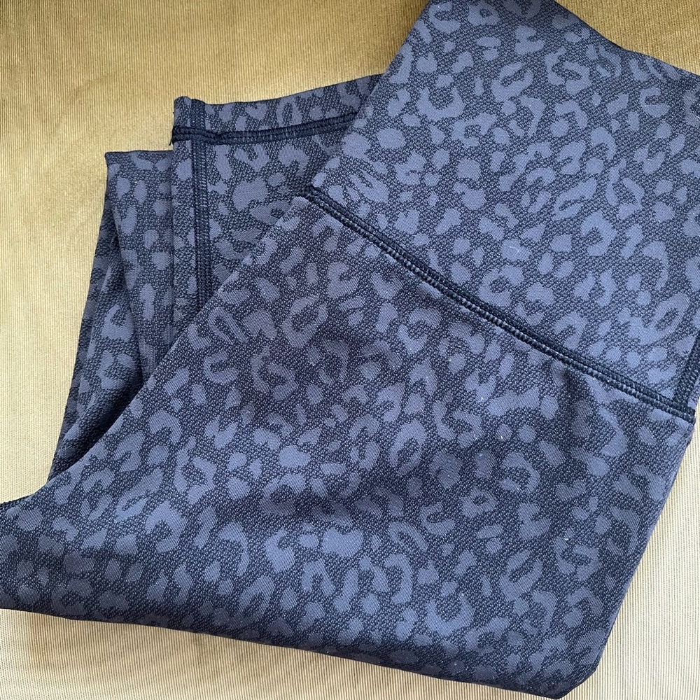 AE Offline Leopard High Waisted Leggings - Picture 11 of 12